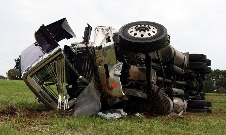 truck accidents dangerous